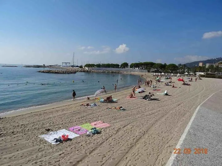 Appartamento F1 A 5 Minutes Des Plages Et De La Gare Vallauris Francia